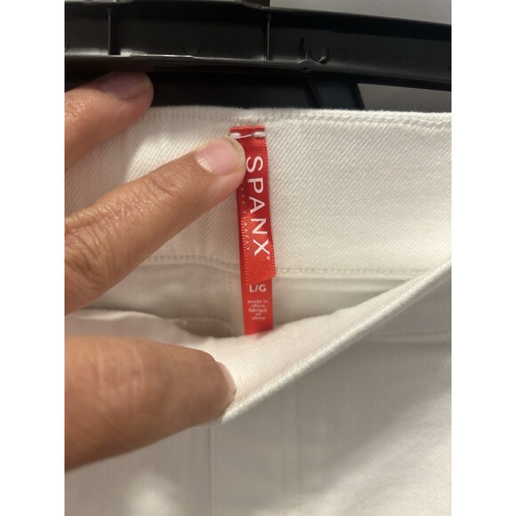 SPANX Size Large White Skinny Distressed Pull-on Jeans Shapewear Tummy Control - Picture 2 of 9